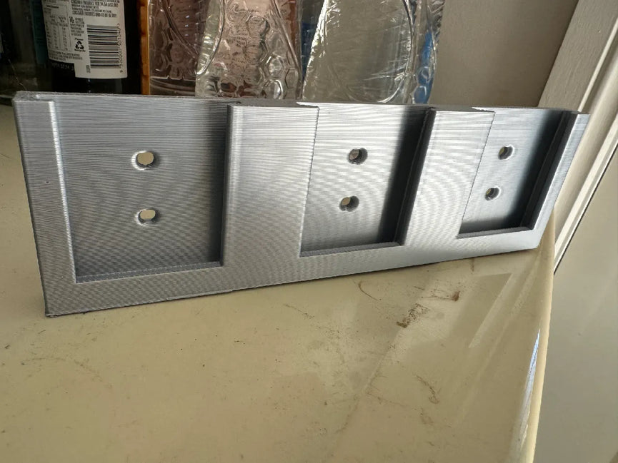 Ozito 18V Triple Battery Holder