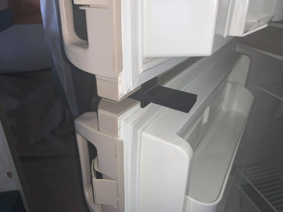 RV Camper Refrigerator Door Holder for Dometic RM2652 - 3D Printed