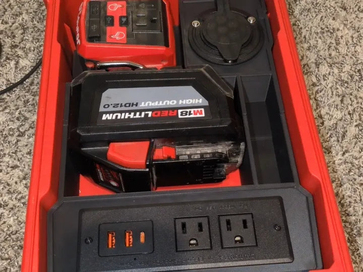 Milwaukee M18 Top-Off PACKOUT Charger & Storage Box