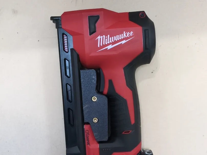 Milwaukee M12 Cable Stapler PACKOUT Wall Hanger