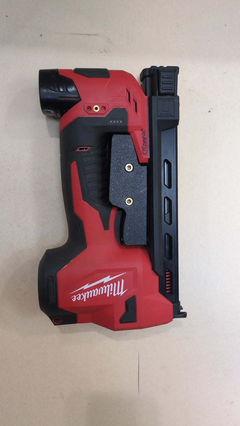 Milwaukee M12 Cable Stapler PACKOUT Wall Hanger